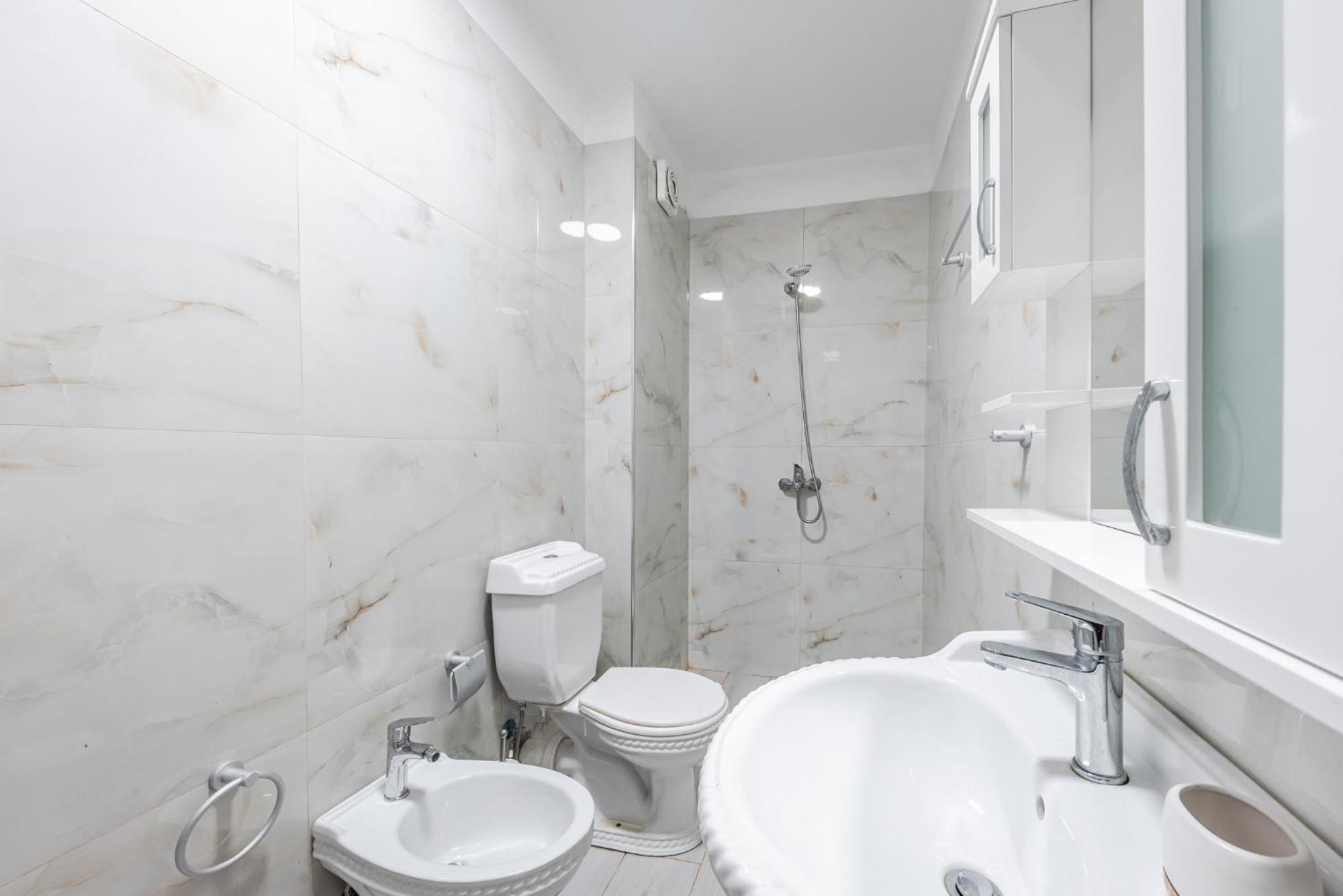 Helia's Cozy Qerret * Golem (Tirana)